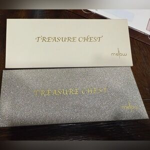 Mellow Treasure Chest Eyeshadow Palette - Gold and Cream